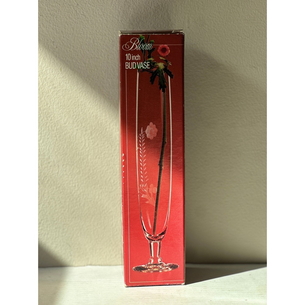 Jardin Collection Bloom 10 inch Bud Vase Hand Fashioned Cut Crystal European